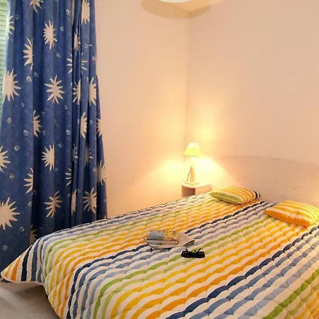 Aryana Apartment Toulon