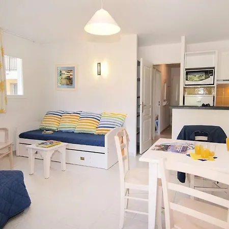 Aryana Apartment